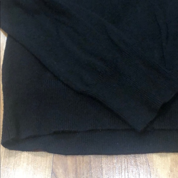 Cheetah Long Sleeve V-Neck Sweater - Picture 4 of 4